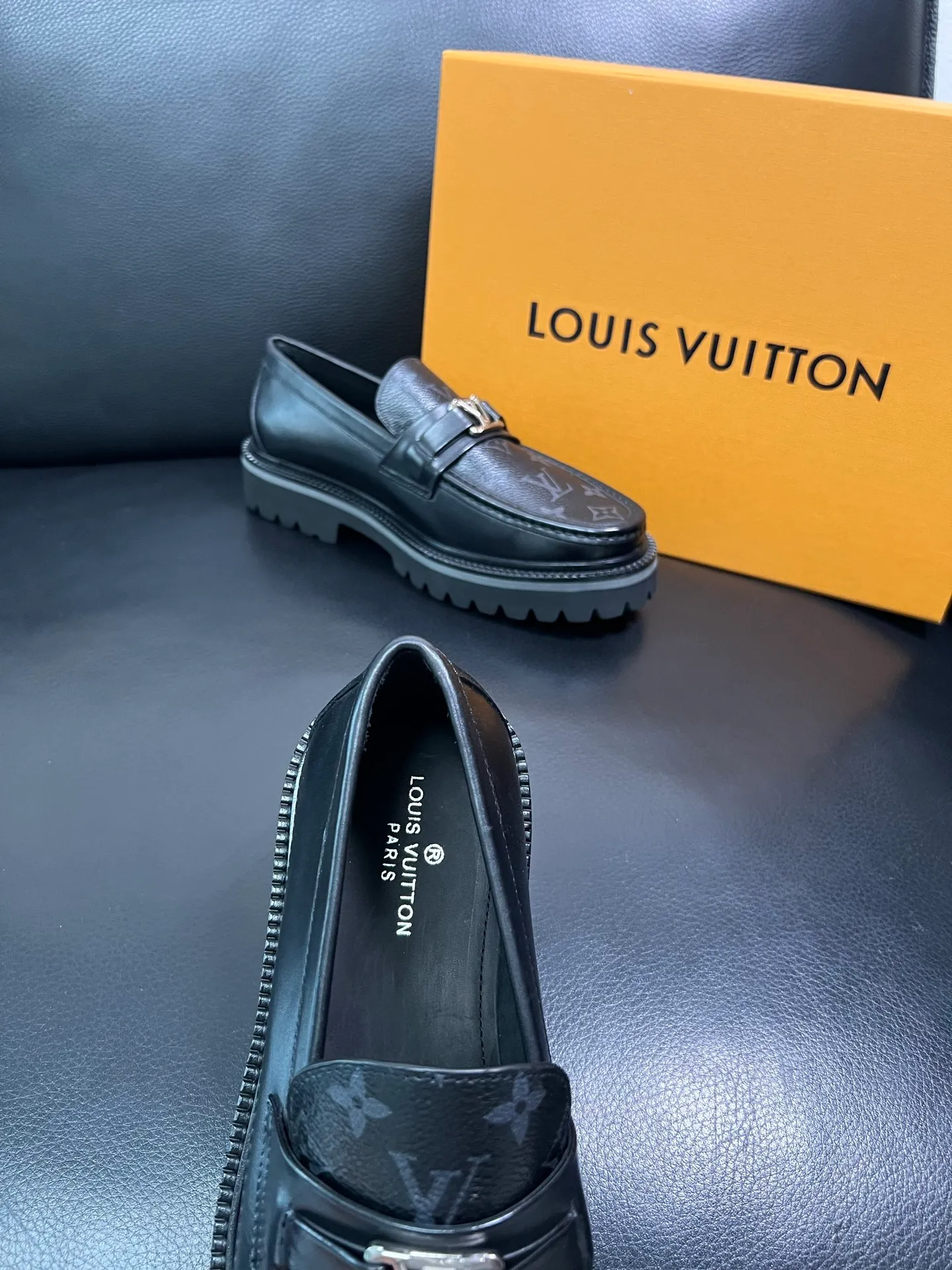Men's shoes 💰780 Lv top purchasing Louis Vuitton leather shoes counter synchronization, uppers imported from Italy, imported water-dyed cowhide lining, soles: original soles specially provided by the original factory, original factory follow-up goods, high quality, welcome to compare, code number 38-44 (customized 45) 85842